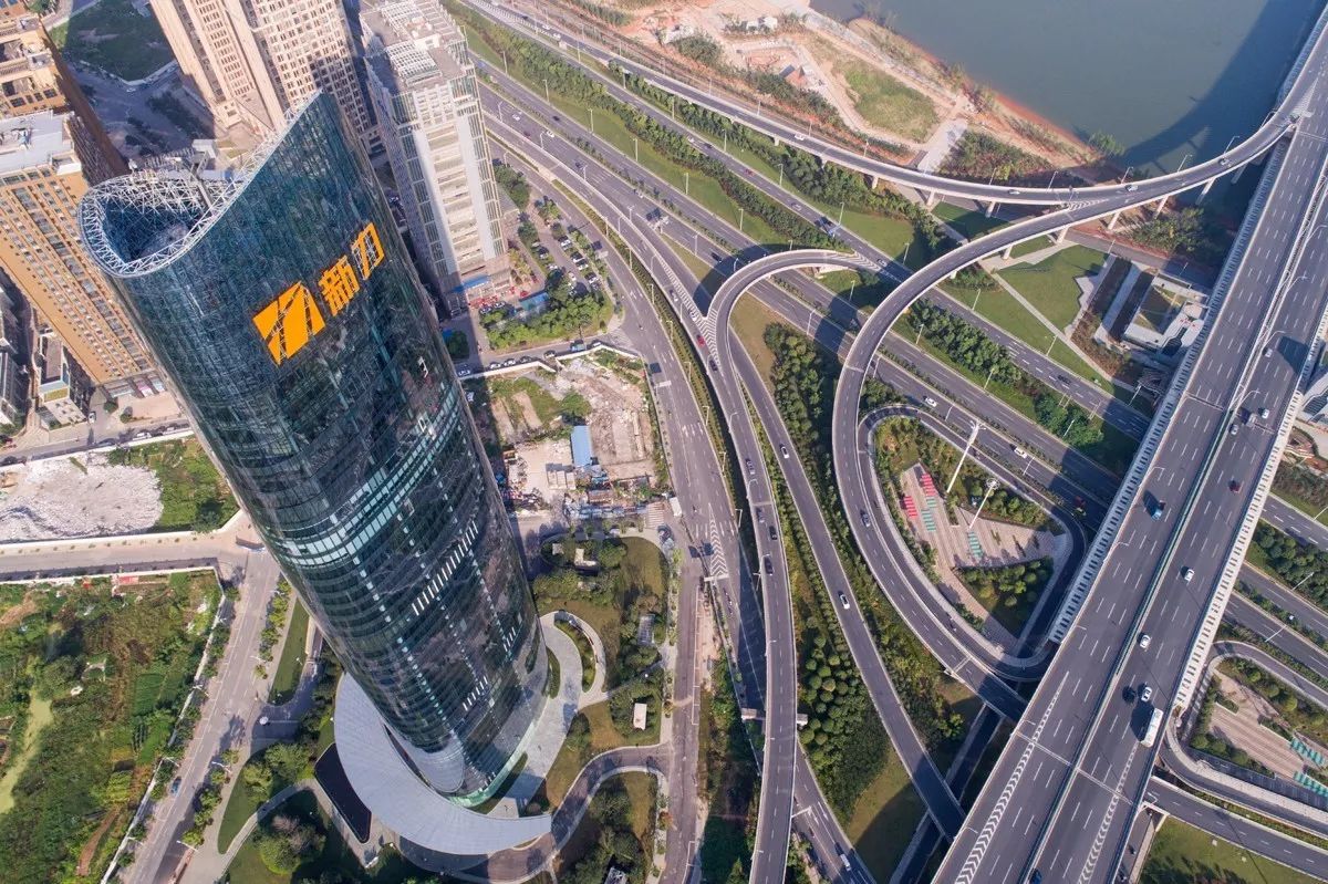 疏离与融合的平衡，构筑与城市相生相成