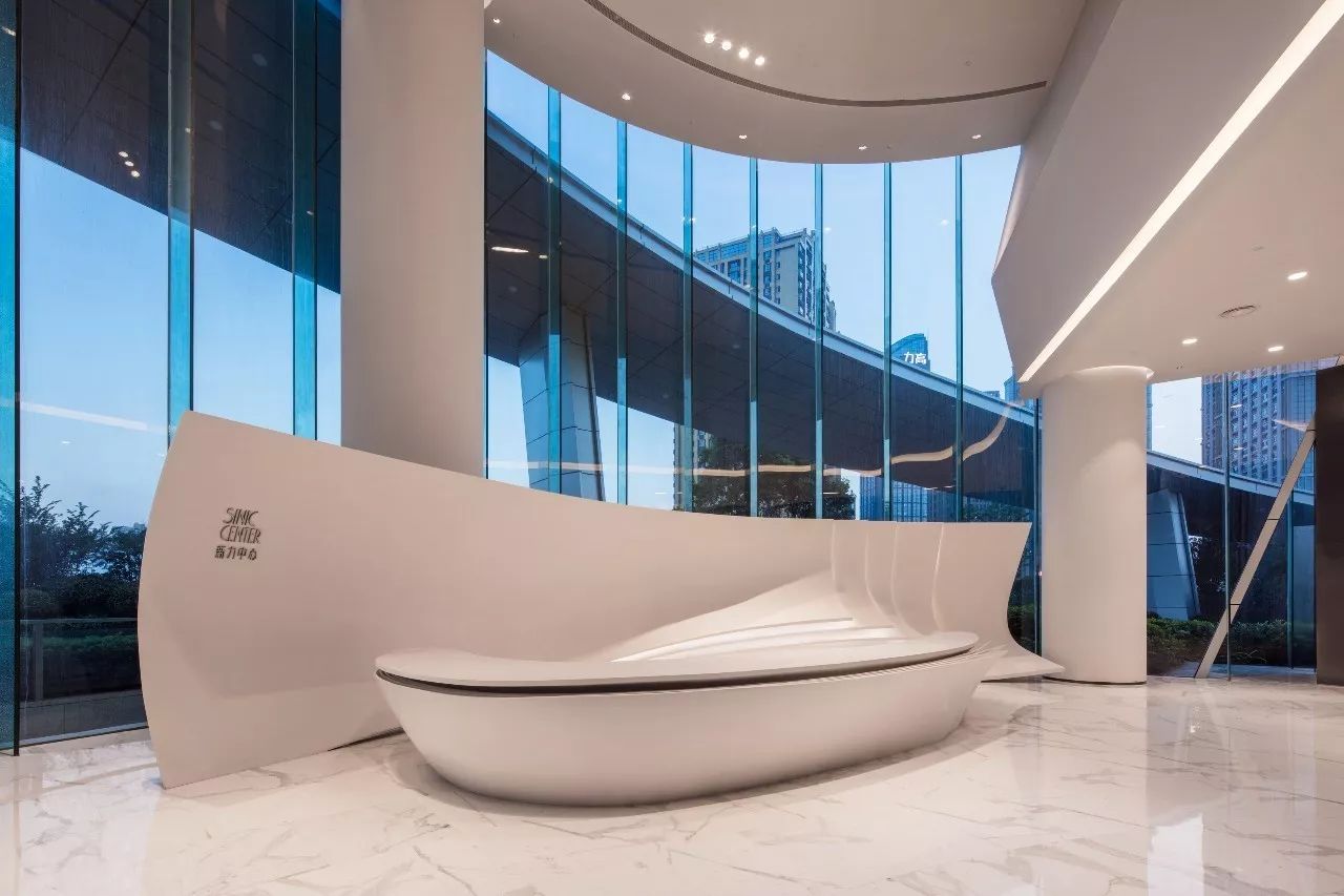 新力地产与9001cc金沙以诚为本为南昌新力中心打造了4.2m高阔层高、地下双层超大专属车库