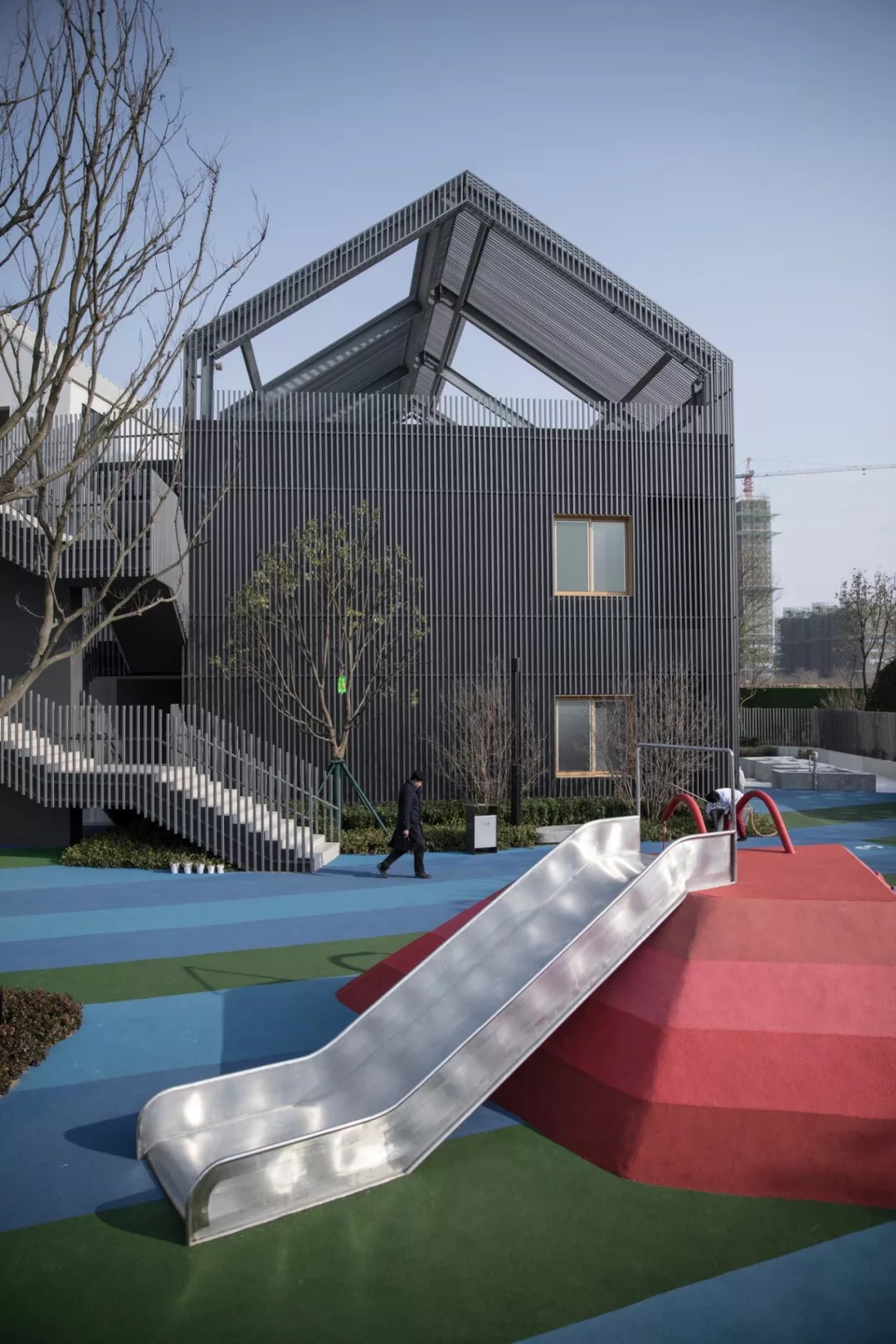 灰色屋子构筑立面处置